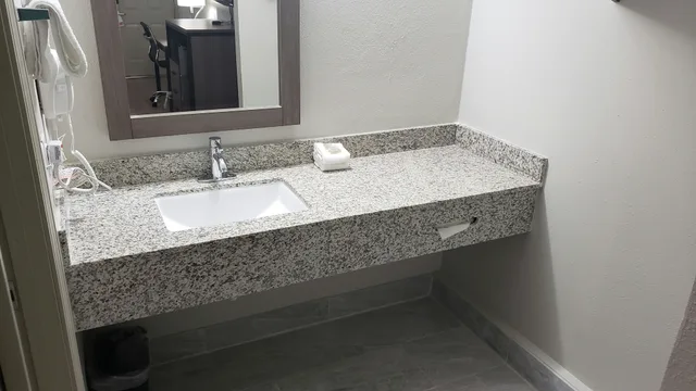 غرفة سوبيريور بسرير كينج، Red Roof Inn Cullman 6/7