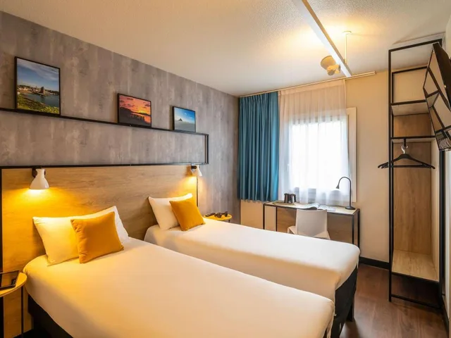 Room, Twin Beds, with Extra Bed, Ibis St Malo La Madeleine 2/10