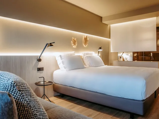 Privilege, King Bed, Mercure Fatima 7/10