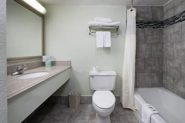 غرفة كومفورت بسريرين كوين، The Cactus Cove Inn And Suites 1/1