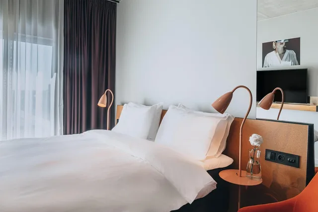 غرفة بسرير كوين بإطلالة على المدينة، Story Hotel Studio Malmo 2/6