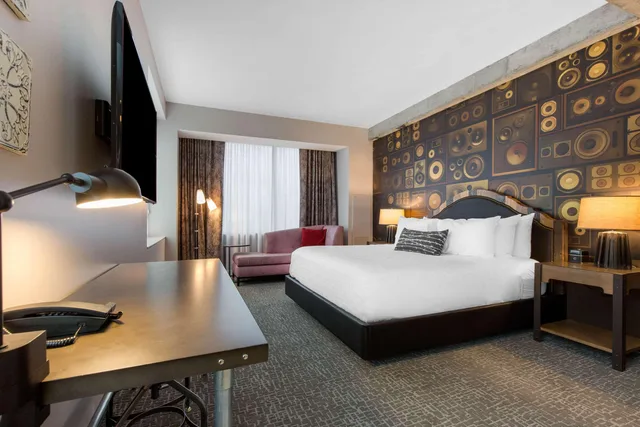 غرفة بسرير مزدوج لذوي الإعاقة، Cambria Hotel Nashville Downtown 2/4