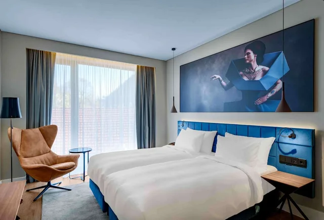 غرفة قياسية بسرير كينج بشرفة، Radisson Blu Aurum Hotel Brasov 9/10