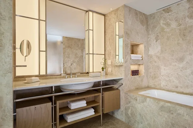 جناح تنفيذي بسرير كينج، The Ritz-Carlton Wolfsburg 8/10