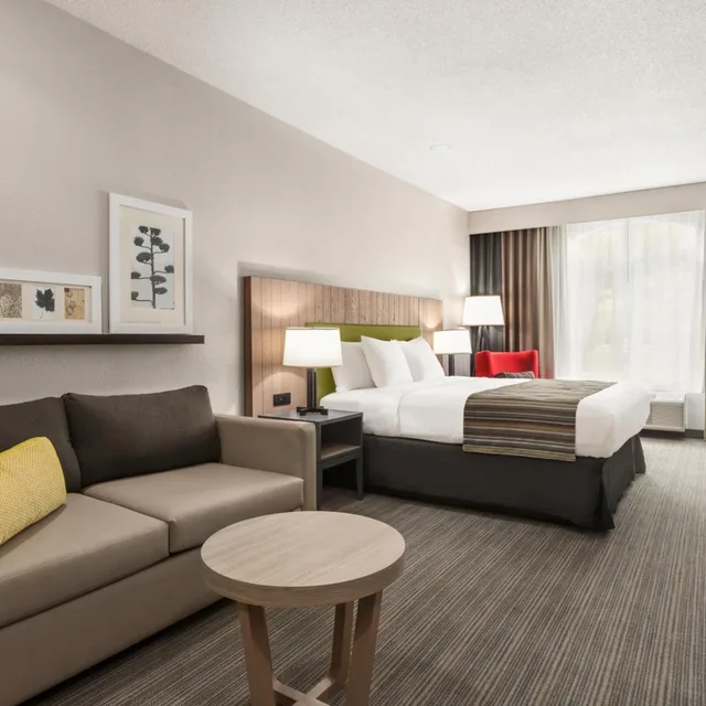 جناح سوبيريور بسرير كينج، Country Inn & Suites by Radisson, Novi, MI 2/3