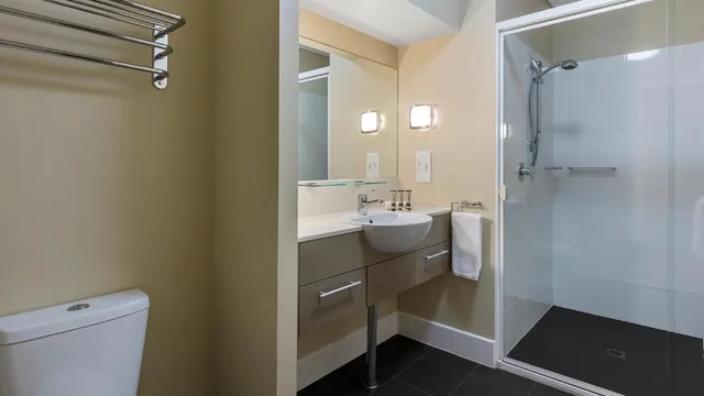 3 Bedroom Ocean View, Oaks Hervey Bay Resort and Spa 5/6