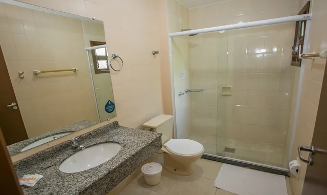 شاليه بسرير كوين بإطلالة على الحديقة بشرفة مع أريكة، Sao Sebastiao Da Praia Hotel 3/3