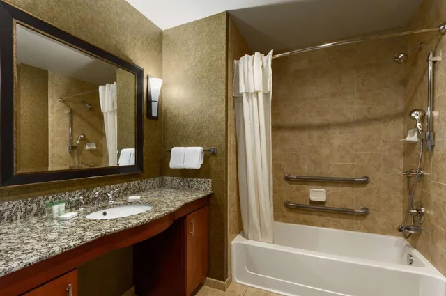 جناح بسرير كينج مع أريكة لذوي الإعاقة، Homewood Suites By Hilton Fort Smith 3/5