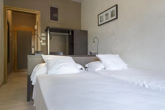 غرفة بسرير مزدوج أو سريرين منفصلين بشرفة، M14 Hotel 2/8