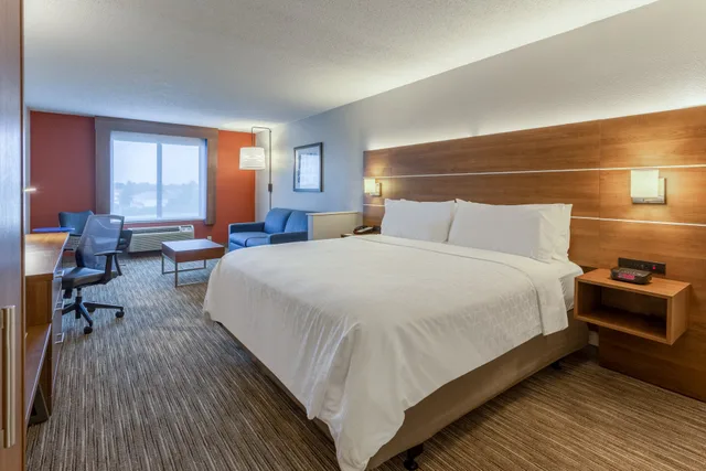 جناح بسرير كينج بمنطقة جلوس، Holiday Inn Express Hotel & Suites O'fallon/Shiloh 1/1