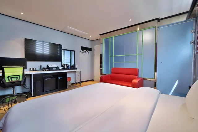 Deluxe, Hermes Hotel 1/2