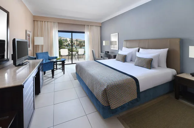 Deluxe, Family, Double Bed, with Child Extra Bed, Pool View، JAZ Aquamarine 1/2
