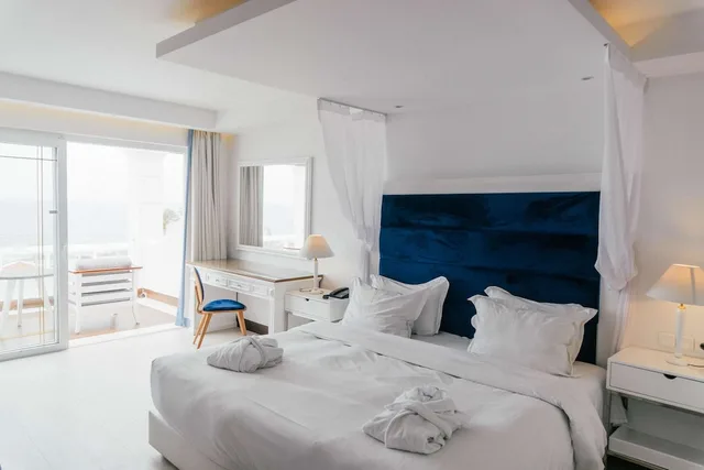 غرفة سوبيريور بسرير كينج بإطلالة على الحديقة، Minos Imperial Luxury Beach Resort and Spa Milatos 1/4