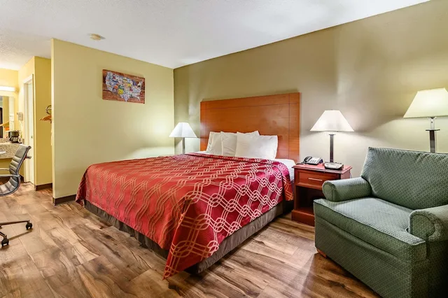 غرفة بسرير كينج لذوي الإعاقة، Econo Lodge Athens I-65 2/2