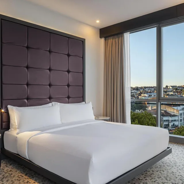 غرفة ركنية بسرير كينج بإطلالة على البحر، Doubletree By Hilton Hotel Istanbul - Moda 7/9