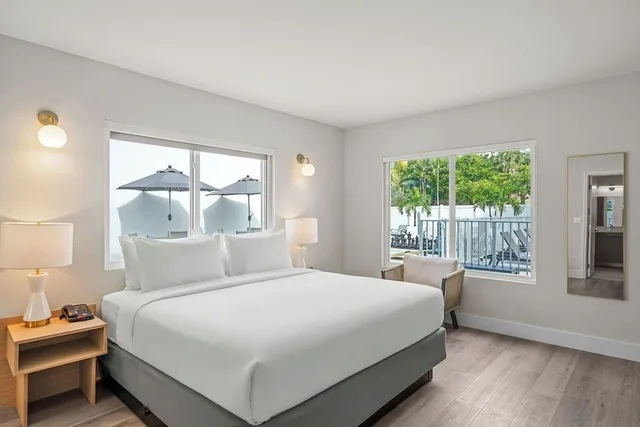 Room, King Bed, Adult Only, Accessible، The Garden Hotel and Resort 4/6