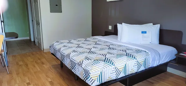 غرفة قياسية بسرير كوين للمدخنين، Studio 6 Extended Stay - Atlanta, GA - Chamblee 5/8