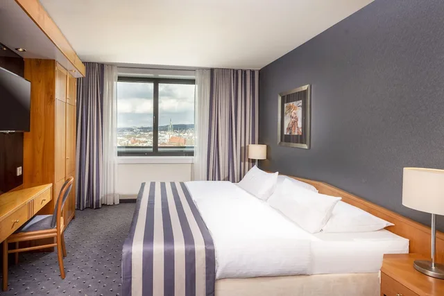 Senior, Suite, Queen Bed، Maritim Hotel Ulm 1/3