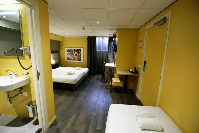 غرفة أساسية ثلاثية بثلاثة أسرّة، City Hotel Amsterdam 1/1