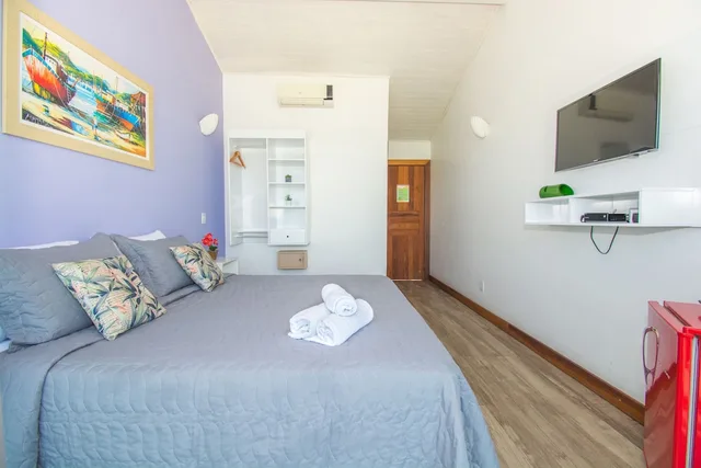 Luxury, Suite, Double Bed, Sea Front, Balcony، Bamboo Buzios Hostel 2/6