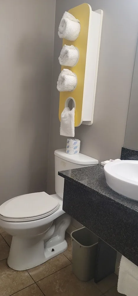 غرفة قياسية بسرير كوين للمدخنين، Studio 6 Extended Stay - Atlanta, GA - Chamblee 7/8
