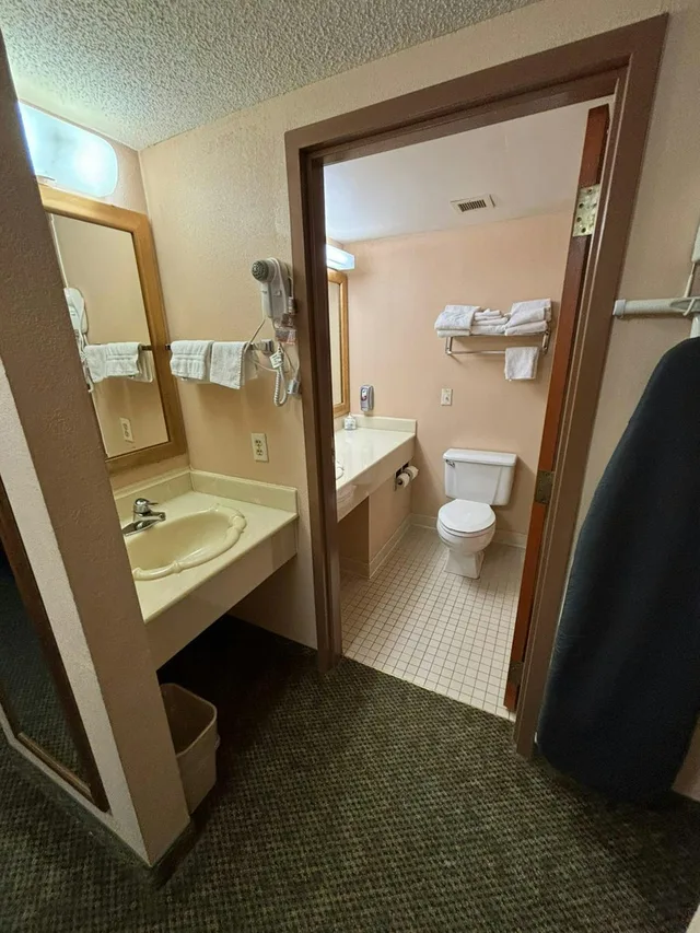 غرفة بسرير كينج للمدخنين، Marysville Surf Motel Kansas US 77 5/5