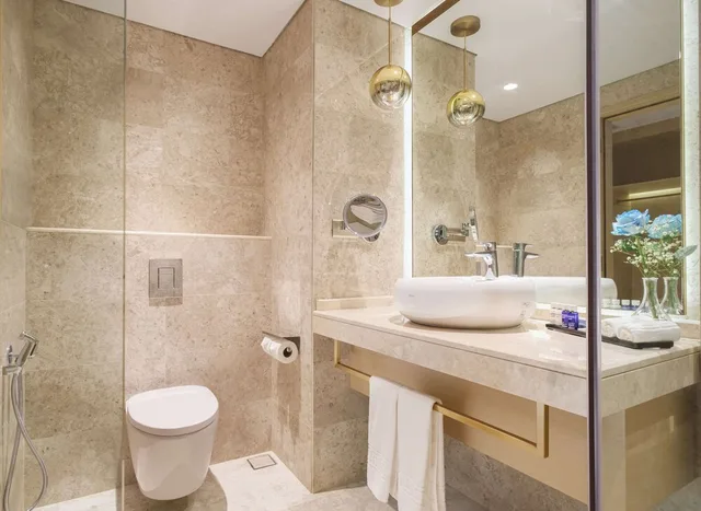 غرفة سوبيريور بسريرين منفصلين بإطلالة على المسبح، Maani Muscat Hotel & Suites 7/8