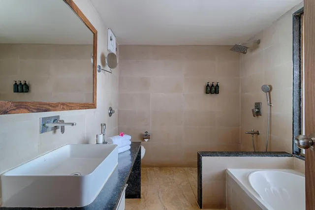 غرفة بريميوم بإطلالة على النهر بشرفة، Riva Beach Resort 4/5