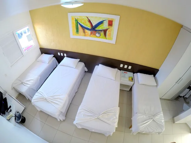 غرفة رباعية بسرير كوين وسريرين منفصلين، Hotel Des Basques 2/3
