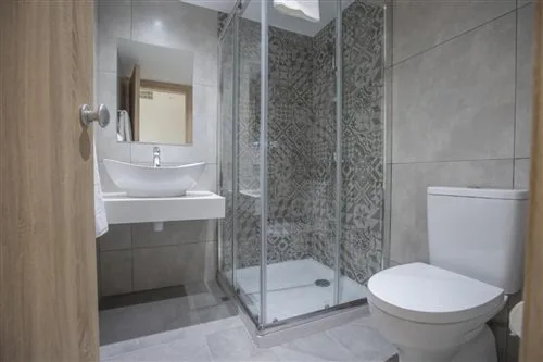 Double Room Single Use - Pool View، Bohemian Gardens Hotel 1/1