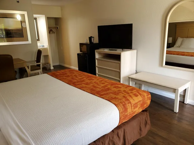 Room, King Bed, Exterior Entrance، THE PARAGON of Golden Isles 1/6