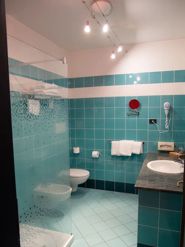 جناح بسرير كوين، Hotel Tessarin 3/3