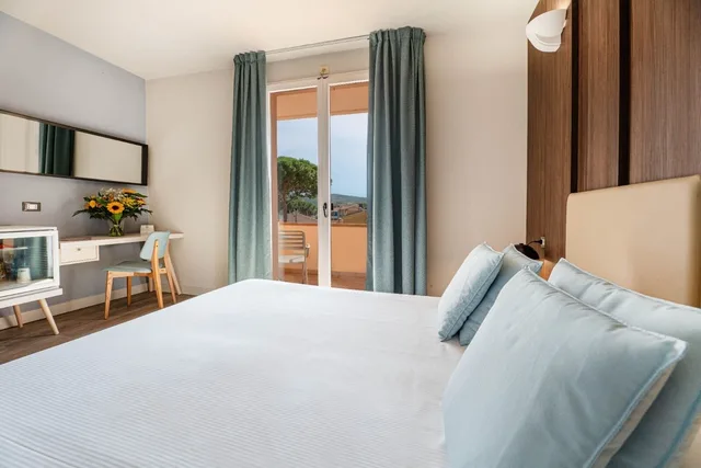 غرفة كومفورت بسرير مزدوج بشرفة، Hotel Riva Del Sole 1/4