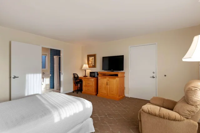 غرفة قياسية بسرير كوين لذوي الإعاقة، Best Western Plus Santa Barbara 3/5
