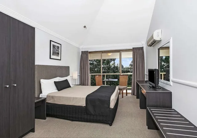 غرفة بسرير كوين، Comfort Inn & Apartments Northgate Airport 1/3