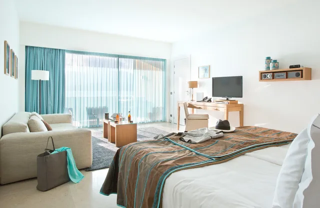 غرفة ديلوكس بسرير كوين، CASADELMAR 3/6