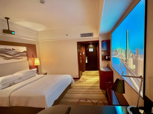 Feature, Double Bed، Sunshine 2/4