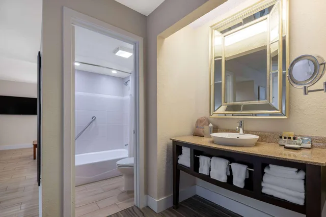 غرفة رباعية بإطلالة على المسبح، Wyndham Boca Raton 5/5