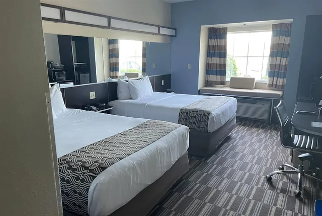 غرفة قياسية بسريرين كوين لذوي الإعاقة، Microtel Inn & Suites By Wyndham Waynesburg 1/10