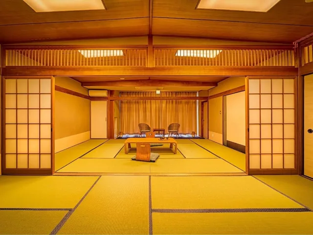 غرفة يابانية قياسية بأرضية تاتامي بحوض استحمام، Ooedo Onsen Monogatari Dogo 1/2