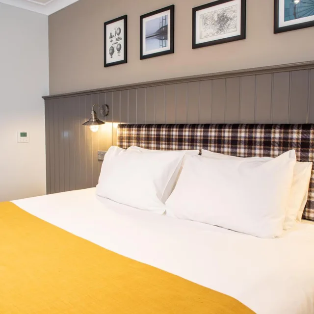 غرفة قياسية بسرير مزدوج، Almondsbury Interchange Hotel 1/8