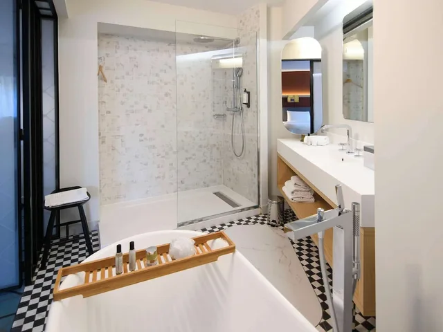 جناح عائلي بسرير كينج مع أريكة، Mercure Nantes Centre Gare 5/5