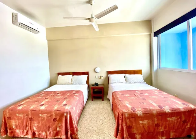 غرفة قياسية بسريرين مزدوجين، Hotel Delfines 3/5