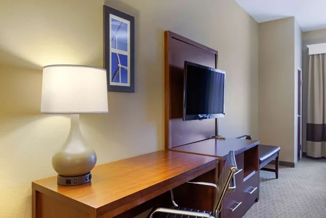 جناح بسريرين كوين، Comfort Inn and Suites Amarillo 1/3