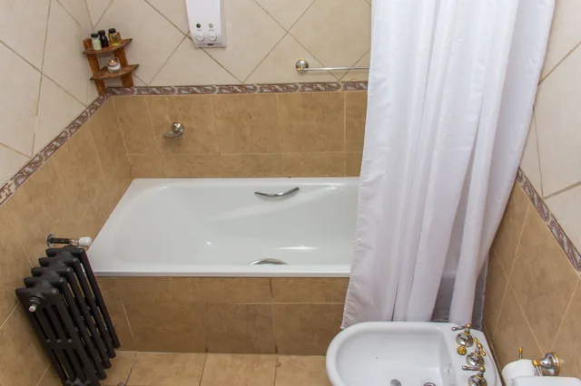 Lago, Superior, Triple, 1 Queen and 1 Single Bed، KOI AIKEN 1/2