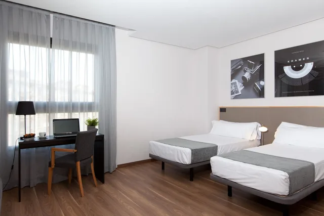 غرفة ثلاثية بسرير كينج مع أريكة، Hotel Kramer 4/8