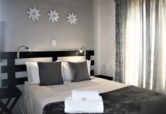 Executive, Studio, Double Bed, Garden View, 2 Bathrooms، Sabi Star Chalets 3/6