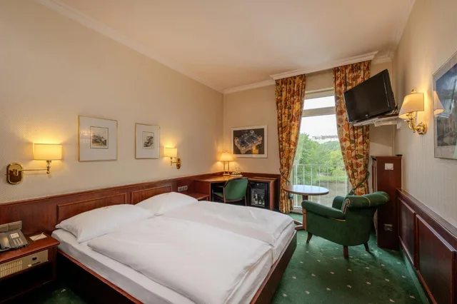 غرفة قياسية بسرير كينج بإطلالة على البحيرة، Ringhotel Seehof Berlin 8/10