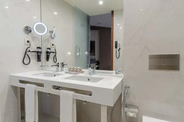 غرفة ديلوكس بسرير مزدوج بإطلالة على المدينة، Turim Boulevard Hotel 4/5