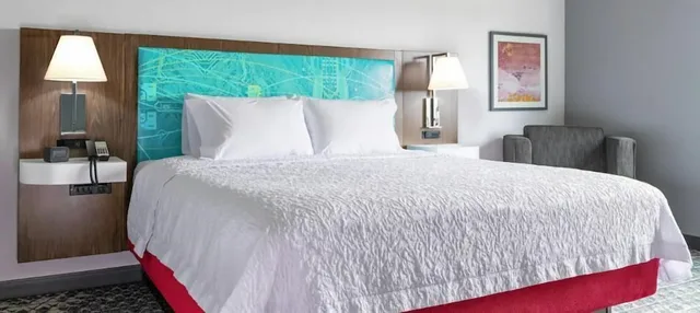 غرفة بسرير كينج، Hampton Inn Tappahannock 1/1